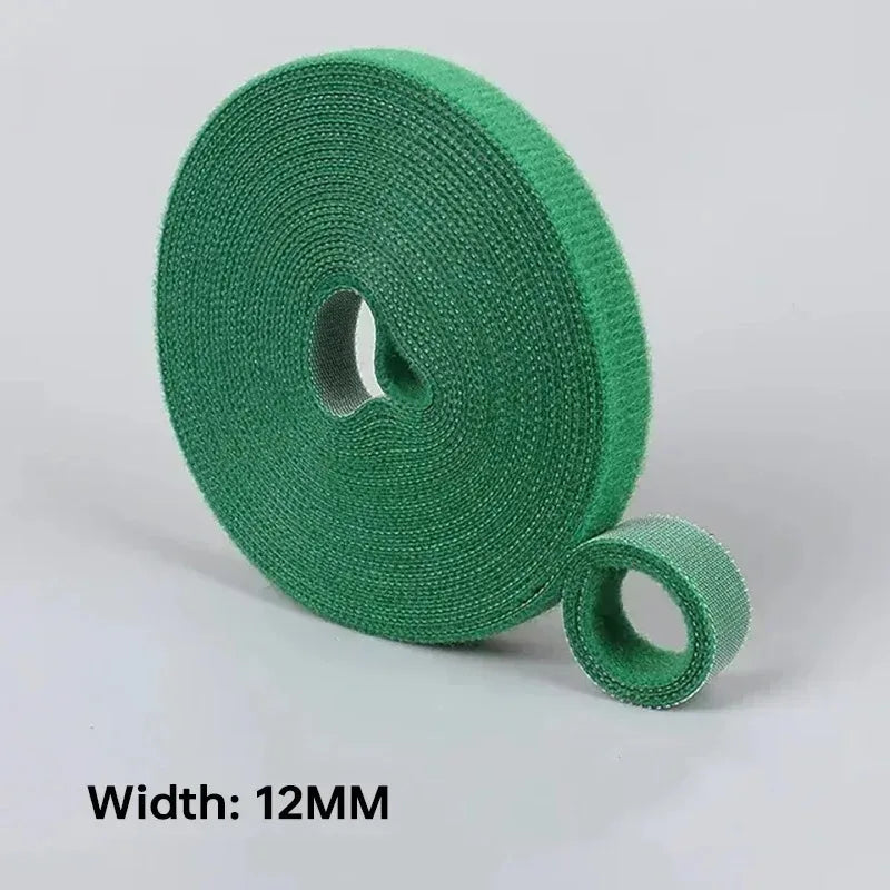 Green cable tie with a width of 12MM on a light gray background